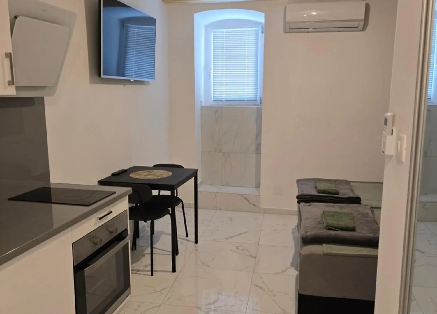 Apartment Rose Cres 4